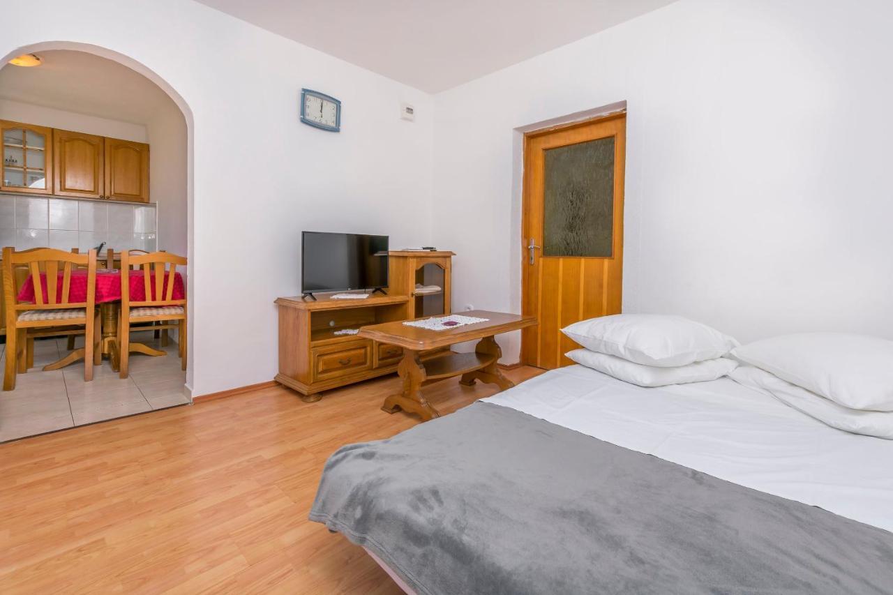 Apartments Ivat Rogoznica  Kültér fotó